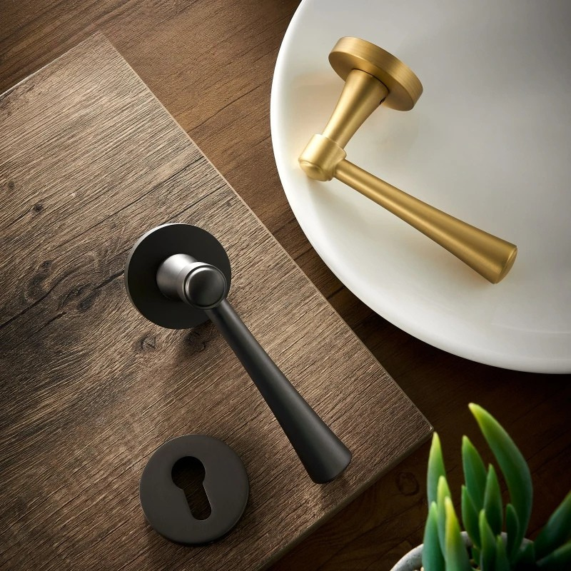 Poignée de Porte Intérieure | Luxe Moderne en Laiton Laqué