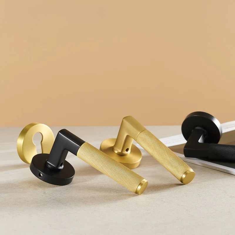 Poignée de Porte en Laiton Laqué | Signature  Élégante Haut de Gamme